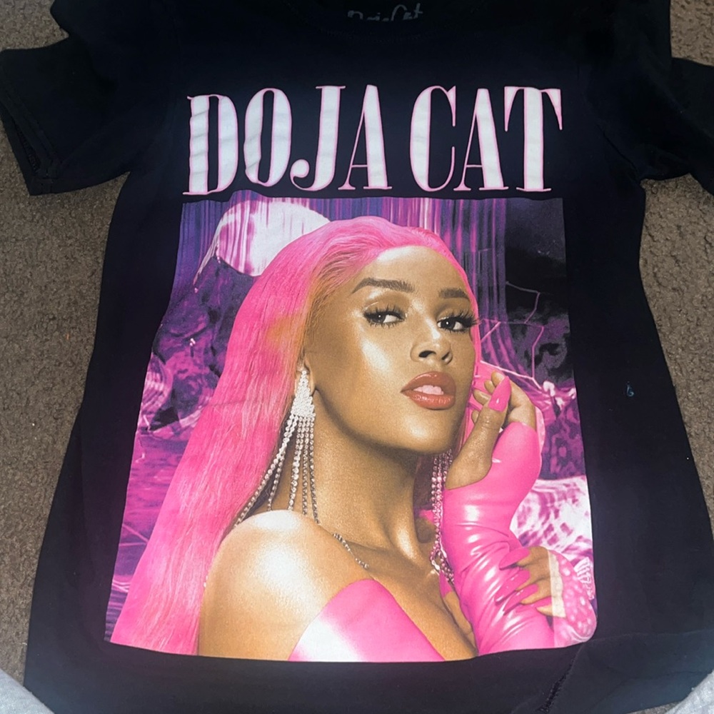 graphic doja cat tee
